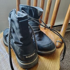 Sorel Black Lace-Up Insulated Boots